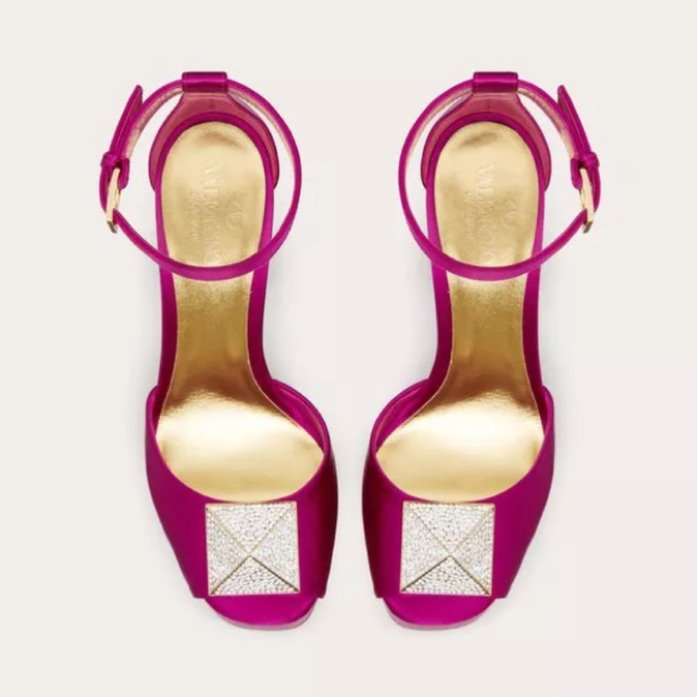 Authentic Valentino Garavani Satin Platform Pumps - Picture 5 of 10